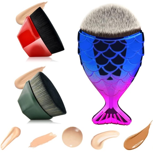 Studio M Pro Fish Tail Foundation Brush - Picture 4 of 5